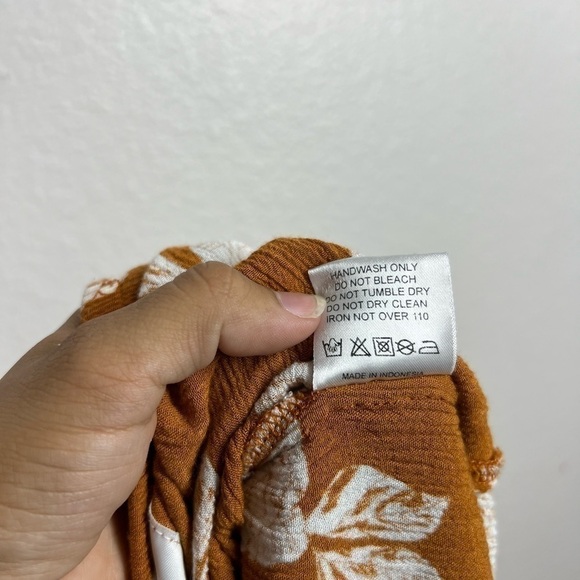 Rue Stiic Floral Bell Pant Size Medium - Picture 7 of 7